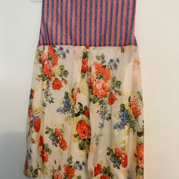 Women Top - V Neck No sleeves - Picture 3 of 4